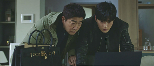  모범형사2 14회 우태호 지문과 정희주 혈흔의 결과