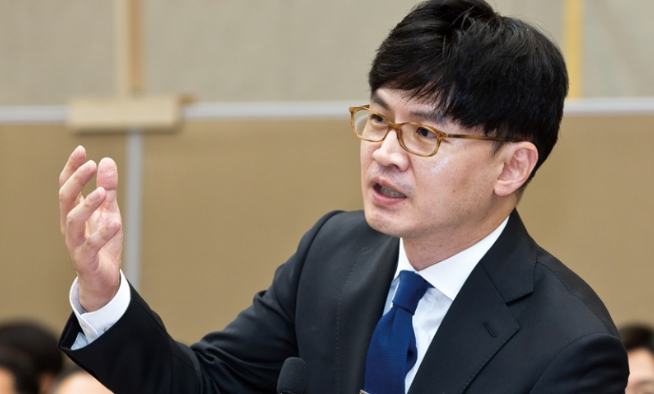  한동훈 가발 대머리, 엄친아 집안 재산 아내직업 주목