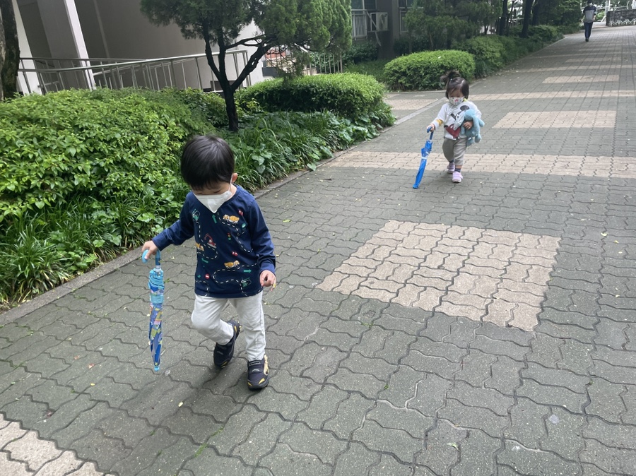 비 영어로 비오는 월요일 그리고 끝나지 10