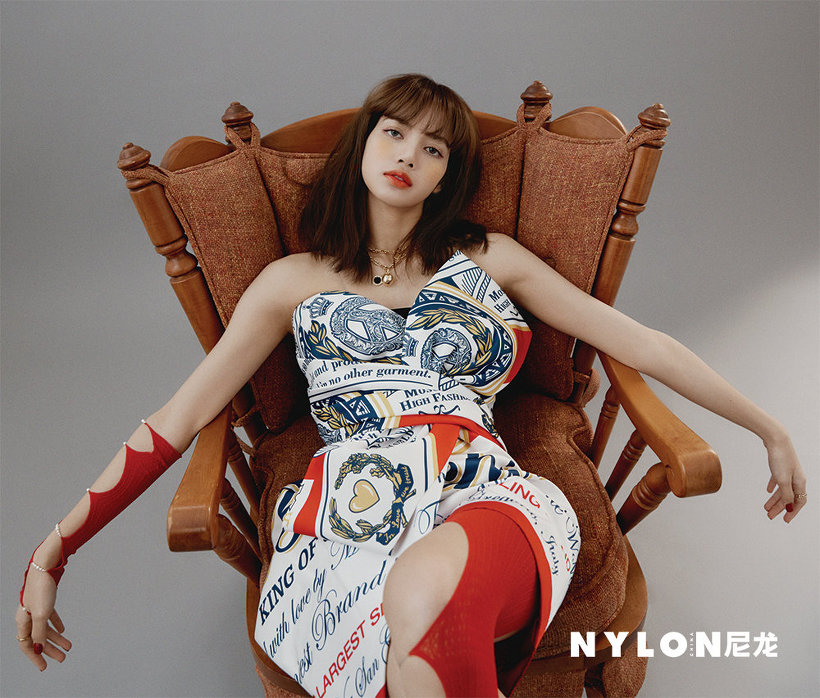  블랙핑크 리사 나일론 화보 컷 느낌있다