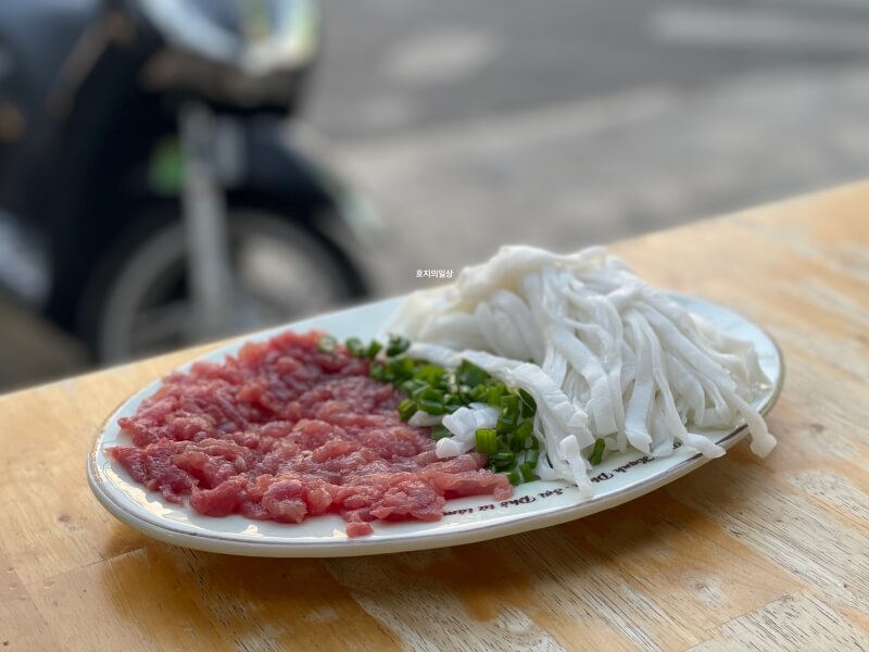 베트남 나트랑 맛집 포한푹 - 뚝배기 쌀국수 재료