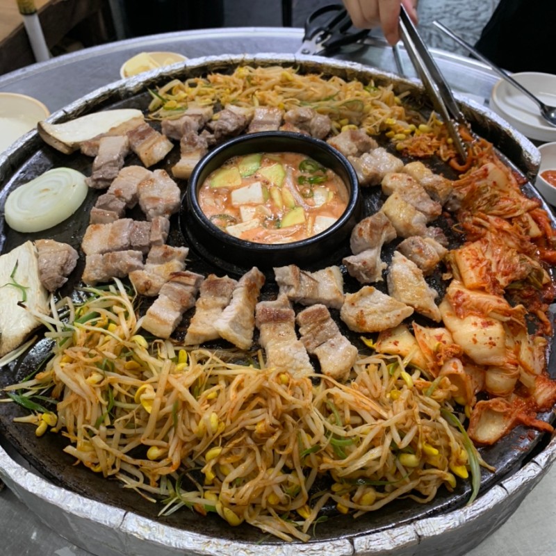 솥뚜껑삼겹살 이미지