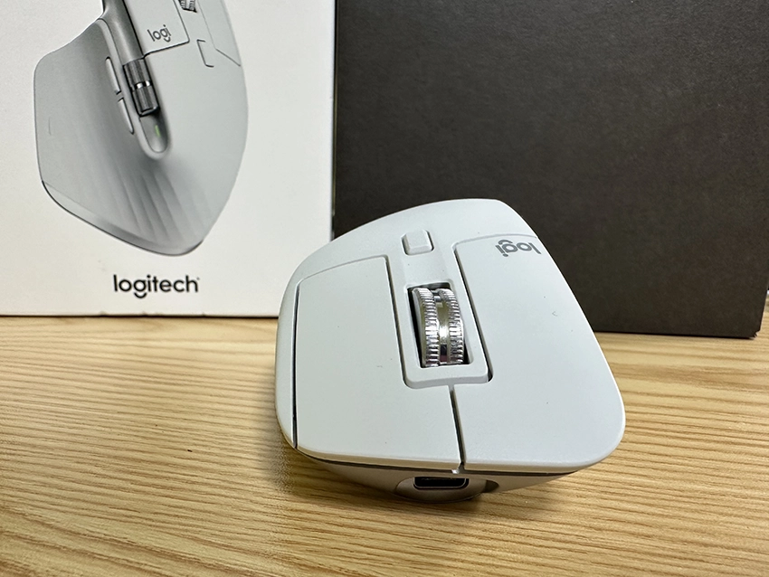 MX Master 3s for Mac 앞