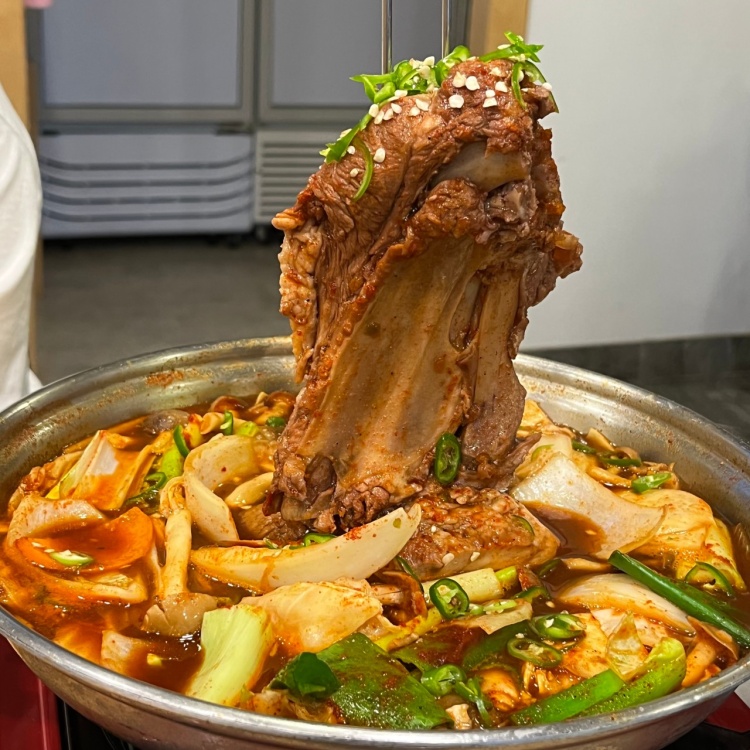 생방송오늘저녁 경남 진주 제주 흑돼지로 만든 1kg 용머리 갈비찜 맛집 추천