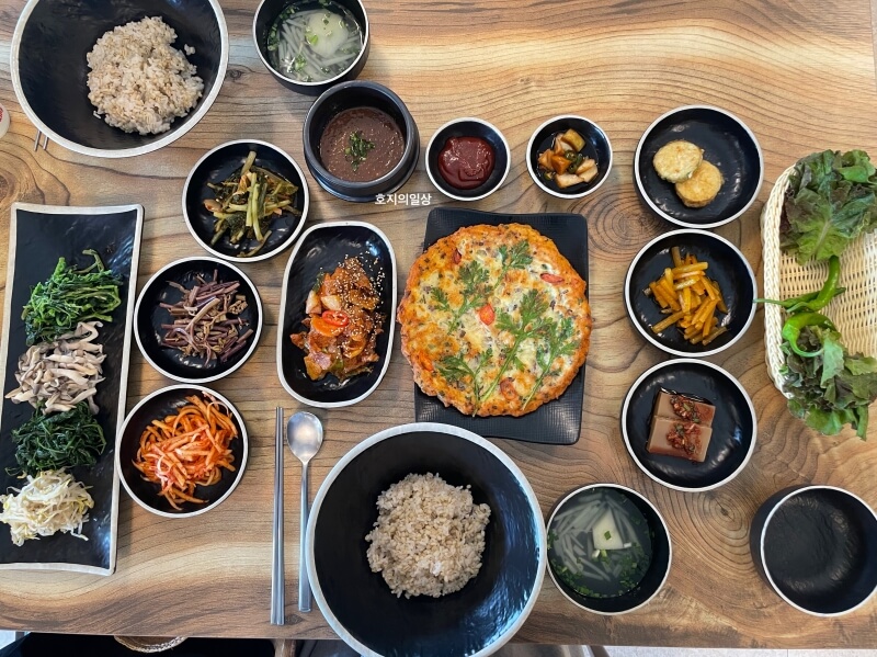 홍천 보리밥 정식 맛집 큰골쉼터 식당 - 주문 메뉴
