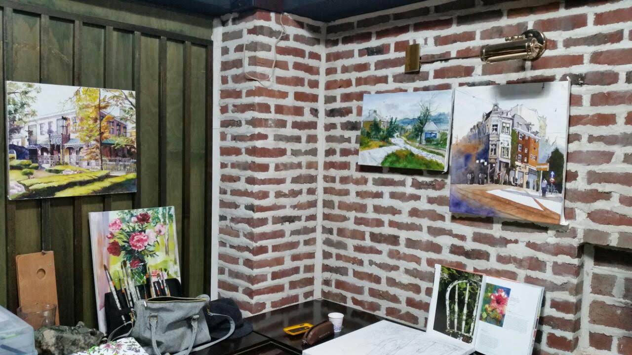  그림 화실 작업하는 곳, 그림 카페 전시