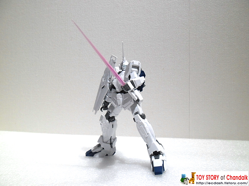 [반다이] BANDAI – HGUC / RX-0 UNICORN GUNDAM [UNICORN MODE] FULL PSYCHO-FRAME PROTOTYPE MOBILE SUIT / 유니콘 건담 [유니콘 모드]