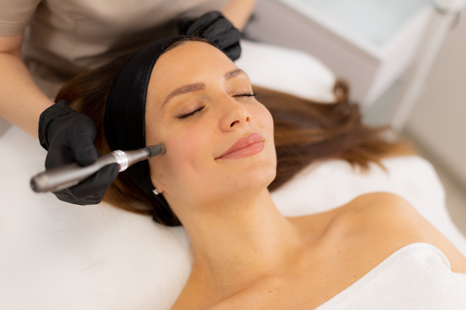 MTS (Mesotherapy Skin Treatment): 피부 재생과 영양 공급의 비밀