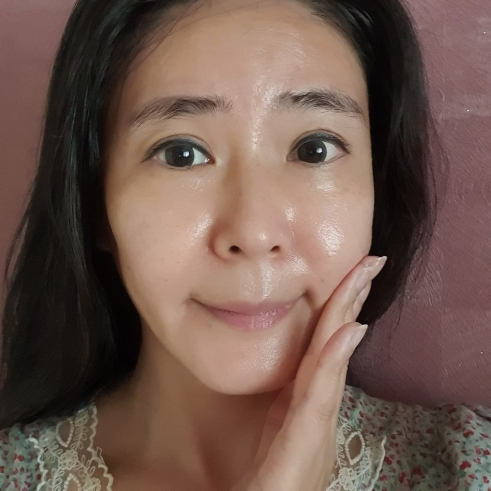 광채톤업앰플로 모찌피부로! AHC 김혜수 21