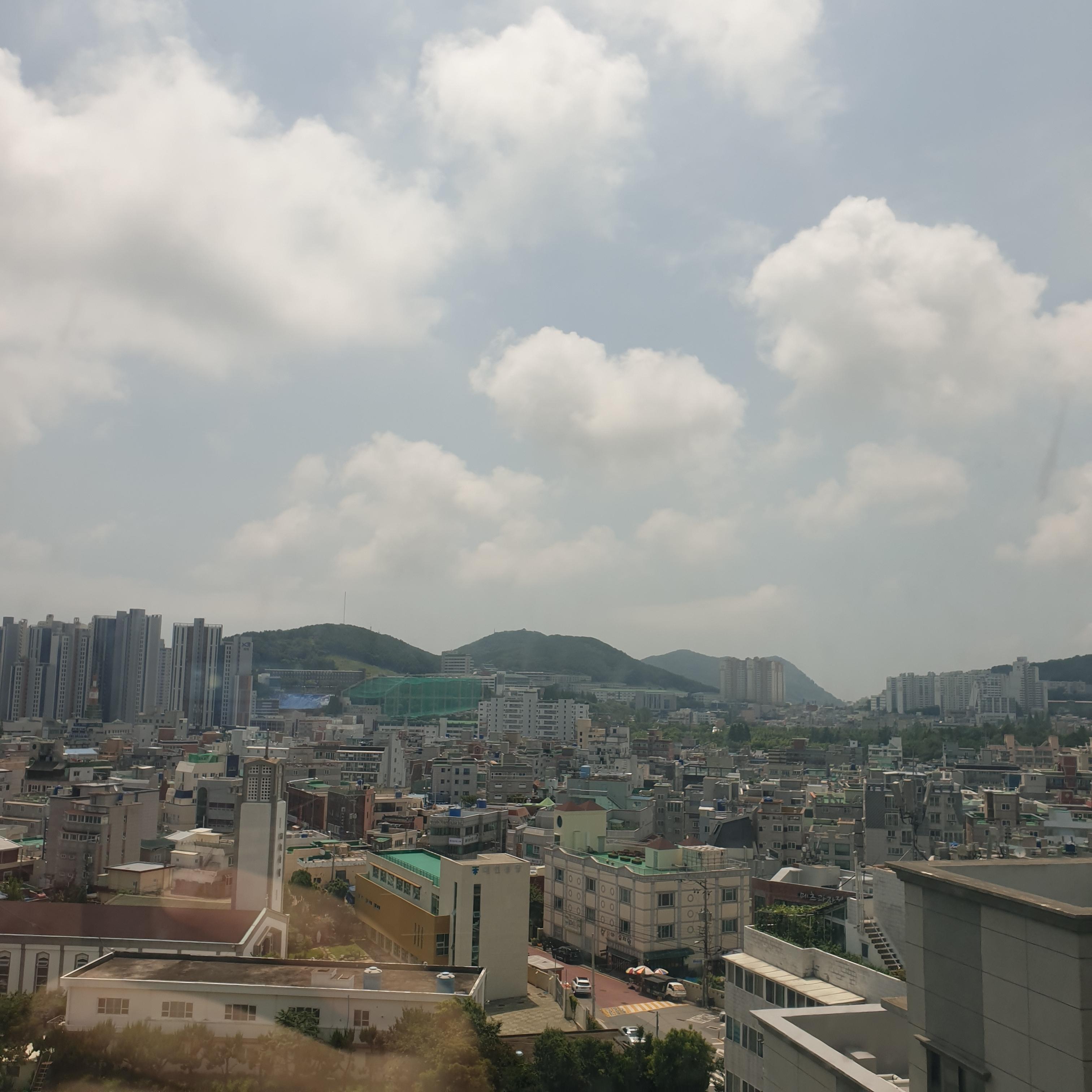  2021년 8월1일 부산날씨 /서울날씨 / 오늘부산날씨 / 오늘맑음 / 오늘부산날씨 / 부산황사 /내일부산날씨/서울내일날씨/전국황사/오늘황사