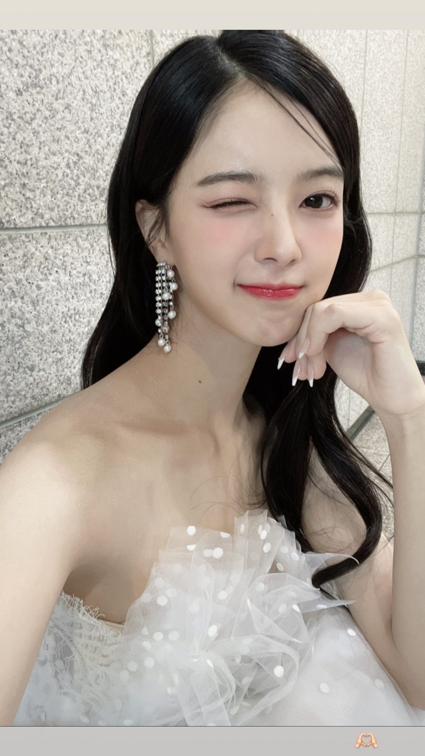  걸그룹 센터급 외모 배우 노정의 드레스 사진