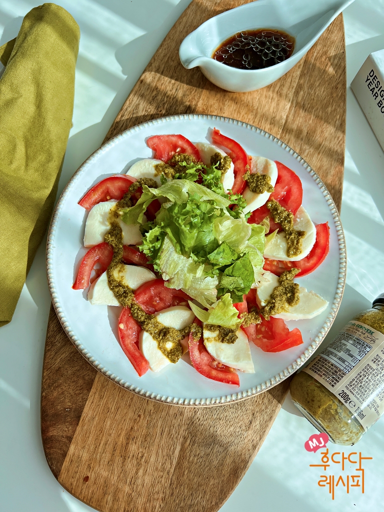 카프레제 샐러드 토마토카프레제 샐러드바질페스토 5