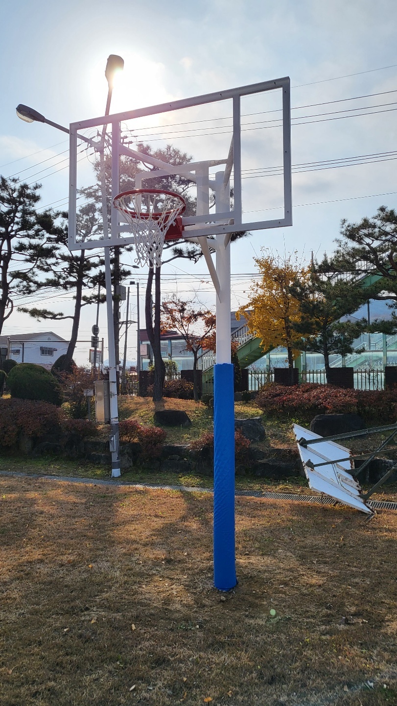  [날개스포츠] 충주달천초등학교 고정식농구대 설치 작업