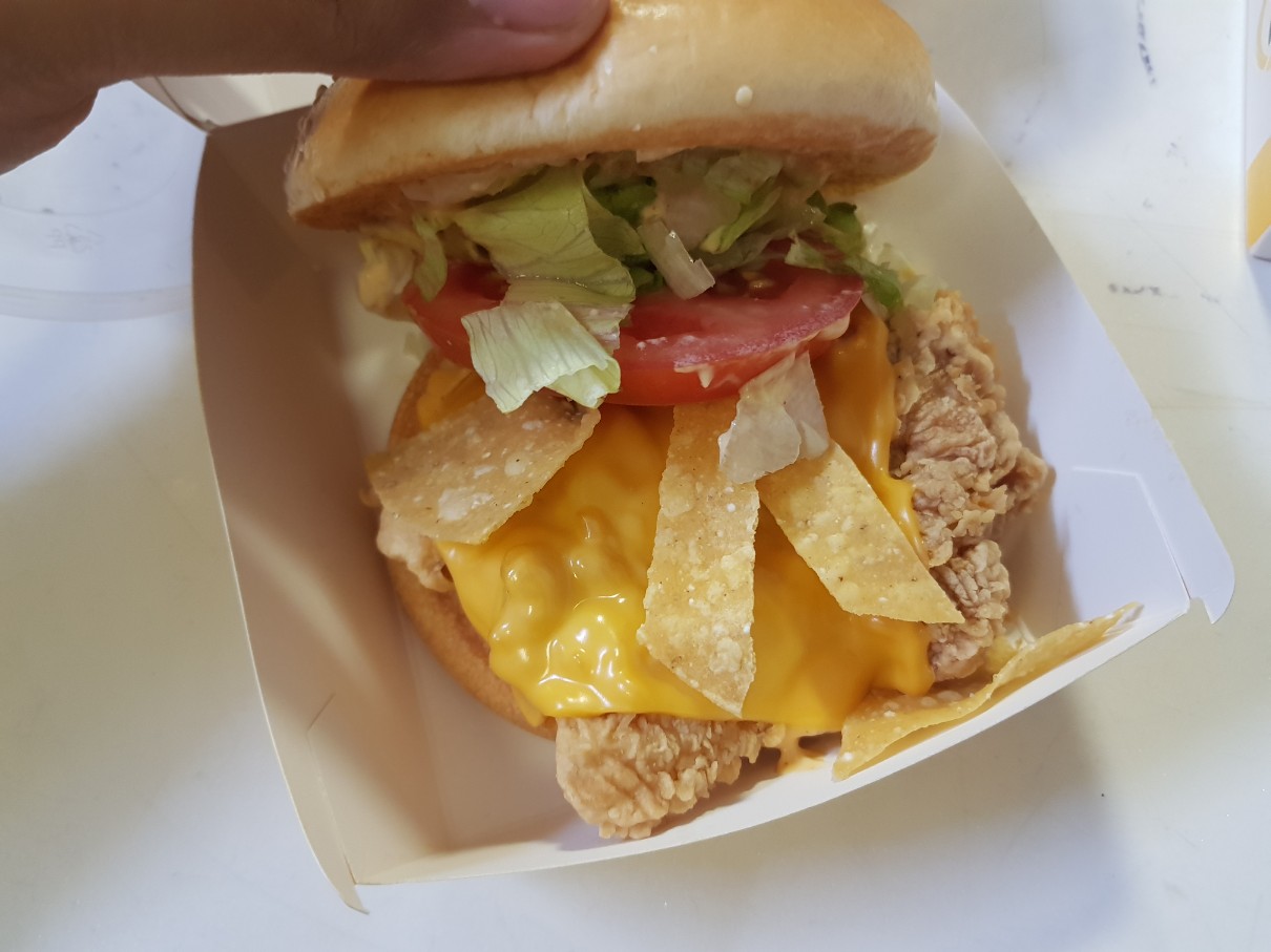 호치민 시내 치킨 전문 프랜차이즈 TEXAS CHICKEN - 멕시카나 버거(Burger Mexicana)