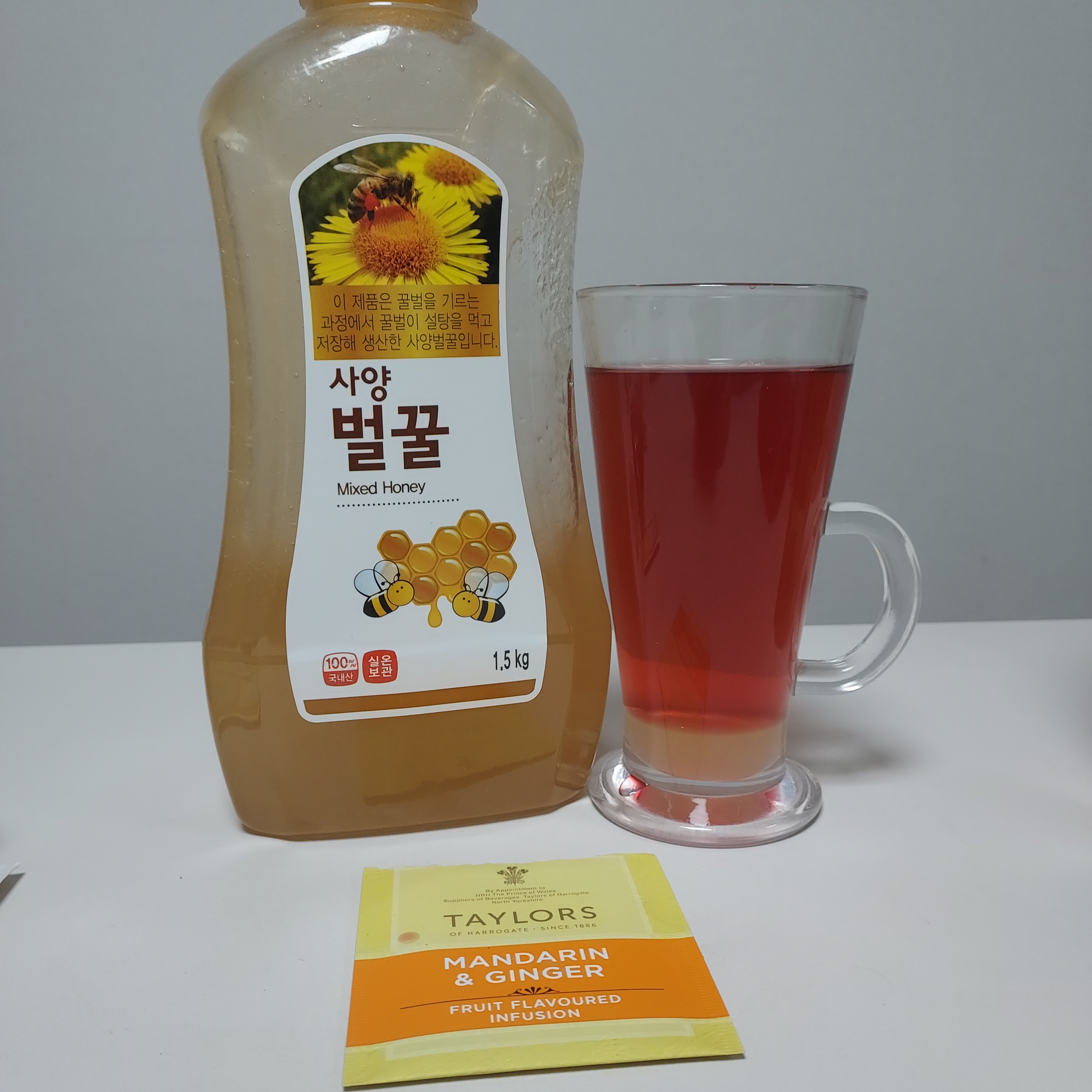 만다린- 진저 티 -허니 비 진 칵테일 