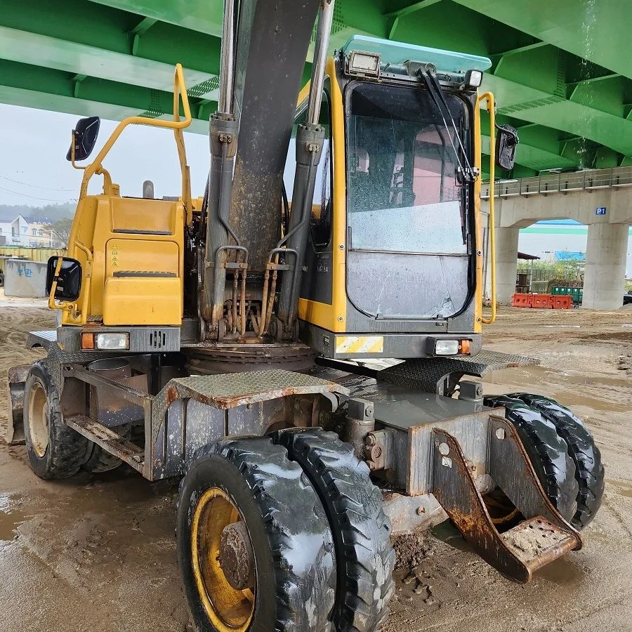  볼보 EW145B 2013년식 4700만원 판매합니다.