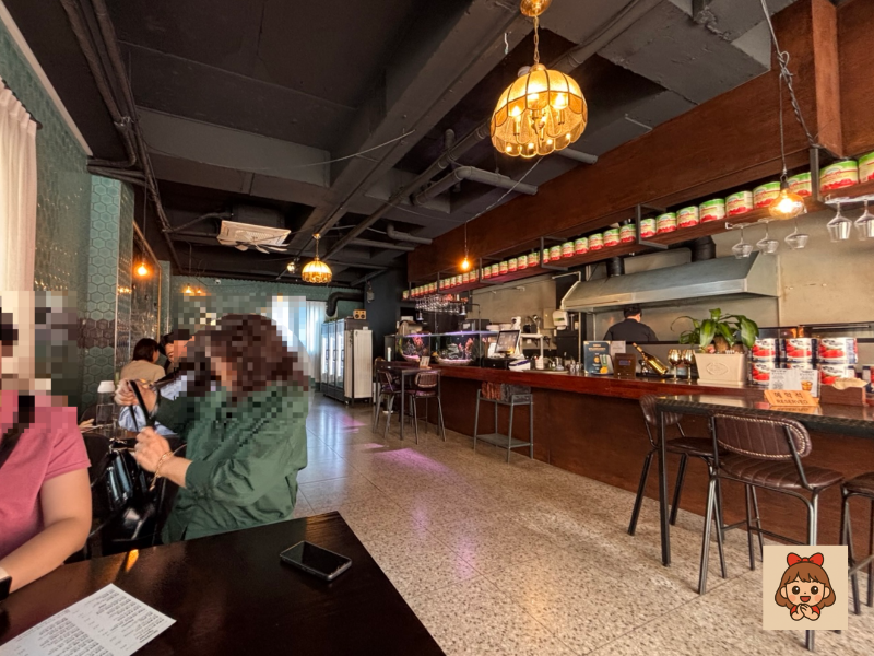 천안 우화 레스토랑 내부 전경

Interior view of WooHwa restaurant in Cheonan k-restaurant