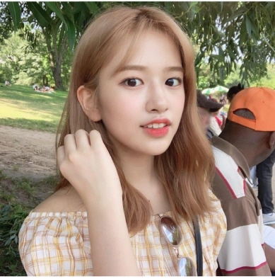  아이즈원 안유진,인기가요 MC로 복귀
