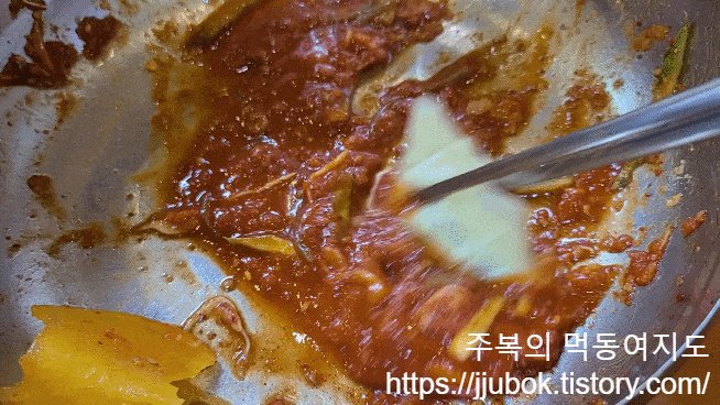 청실홍실-모밀비빔국수-양념-통만두