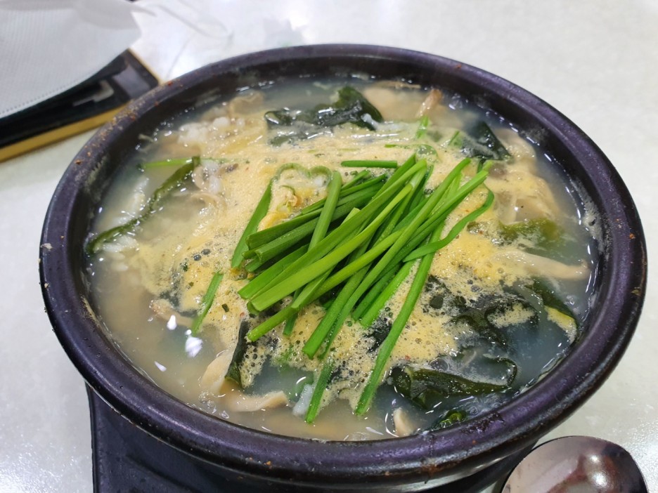  <굴세상> 세상 속으로 빠져봅시다! 둔산동 굴국밥전문점