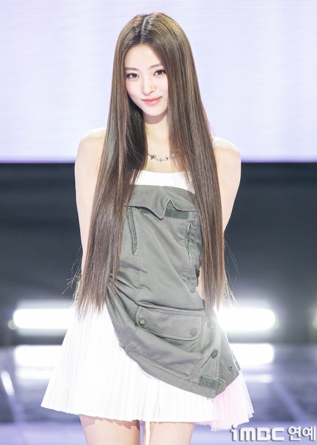 오늘 컴백하는 미야오 쇼케이스 의상.jpg | 인스티즈