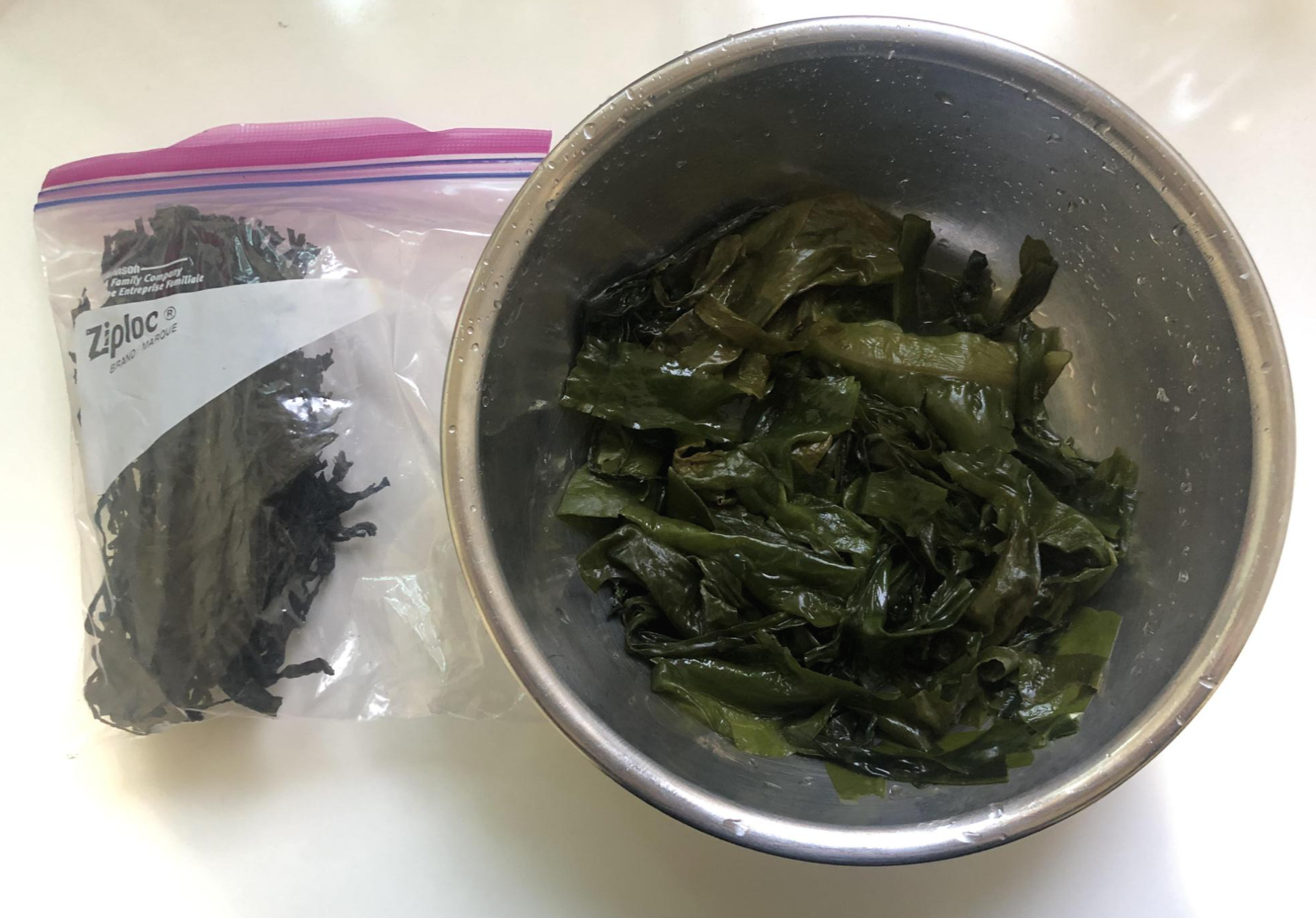  [자취 간단 레시피] 다진 마늘없이 끓인 간편 소고기 미역국 (1~2인분)
