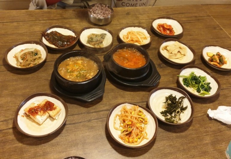 시골백반 이미지