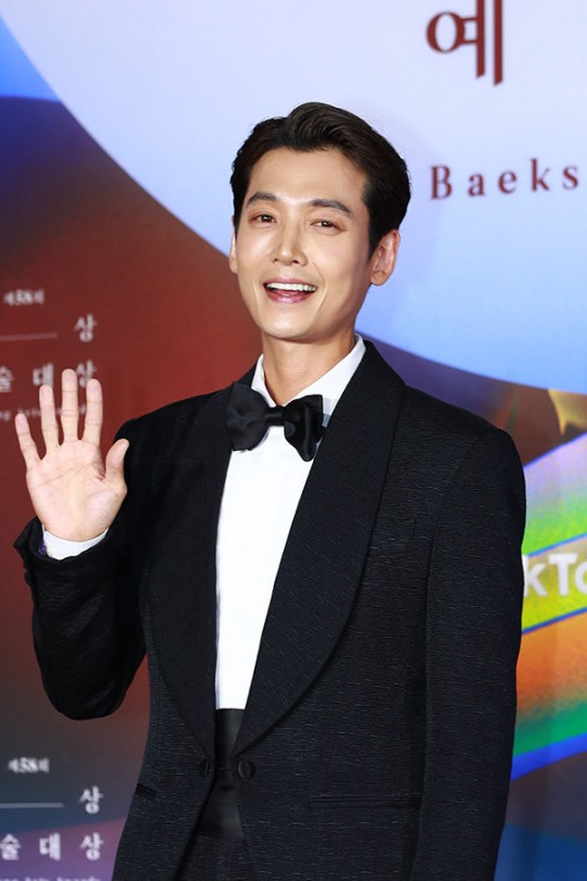 정경호