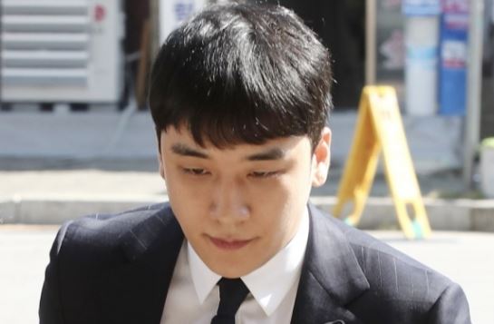  승리 구속 기로에.. 말 없이 법정 으로..