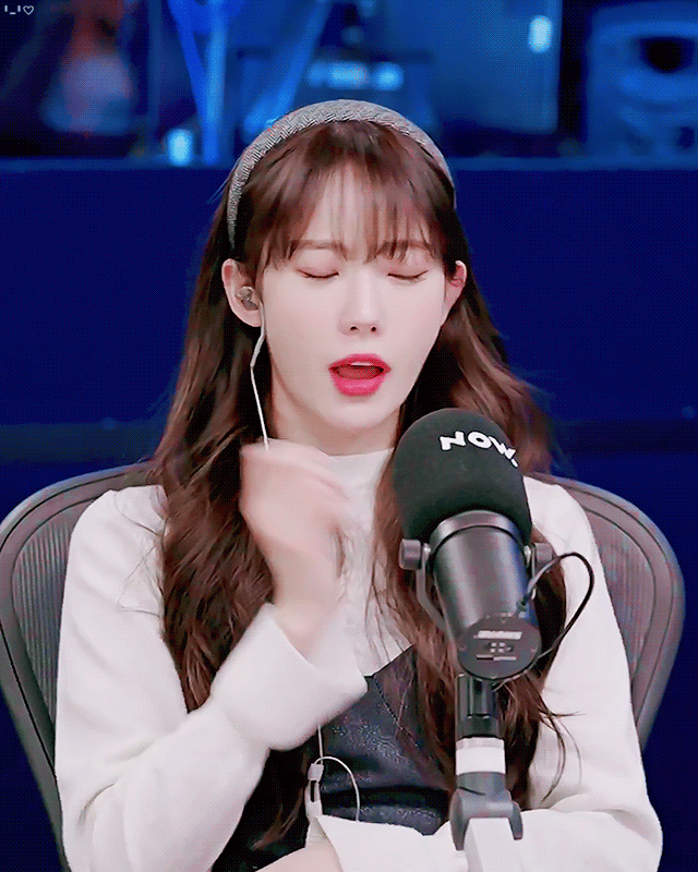 [연예] [움짤]         귀여운 우주소녀 루다 . GIF -  와이드섬