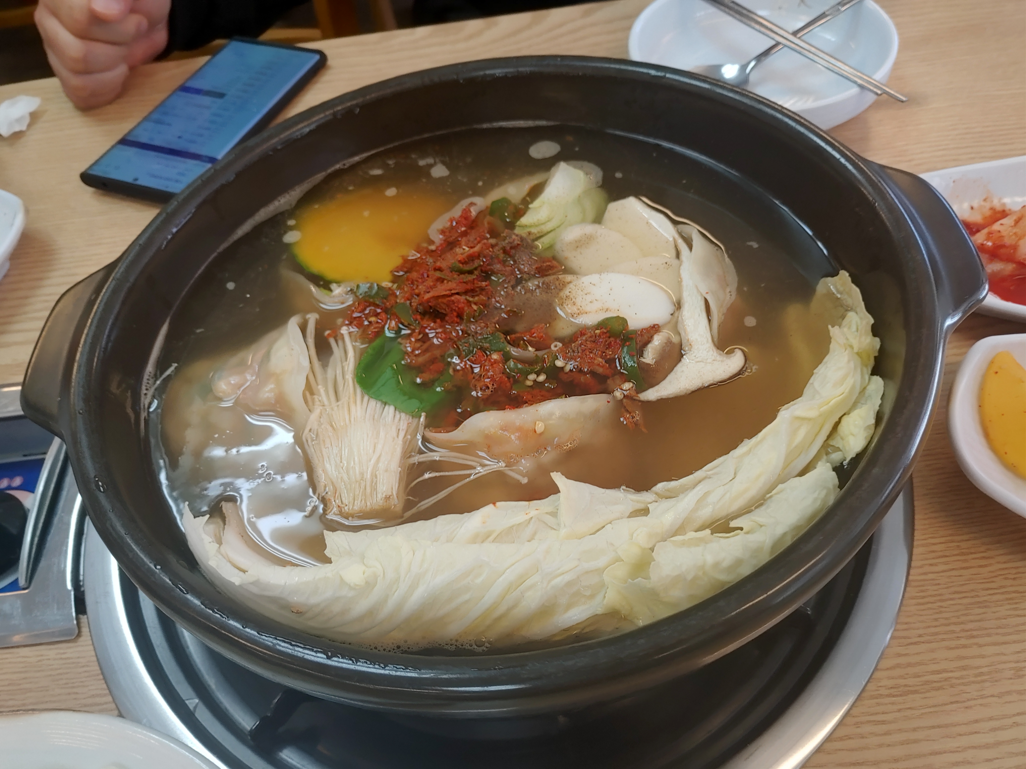  신포동맛집 개성손만두에서 찐만두와 만두전골 리뷰