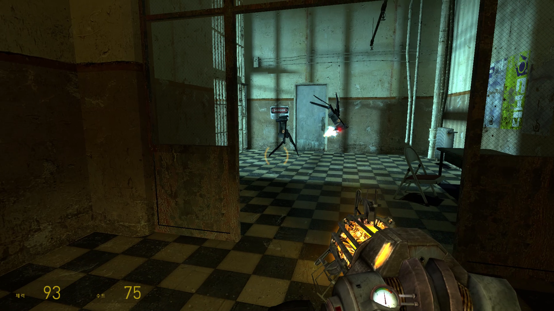 Half-Life 2, 챕터9(노바 프로스펙스) : 건물 곳곳에 설치된 포탑
