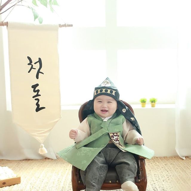 '2TV 생중계' 창원 남양 스튜디오, 1953년 전통 사진관 3대 김두수-한덕순 부부 인생극장…성남 단전시장, 훌라댄스클럽 예약 전화번호 7