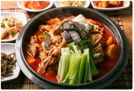  집에서 만드는 깊고 진한 맛, 닭볶음탕 레시피