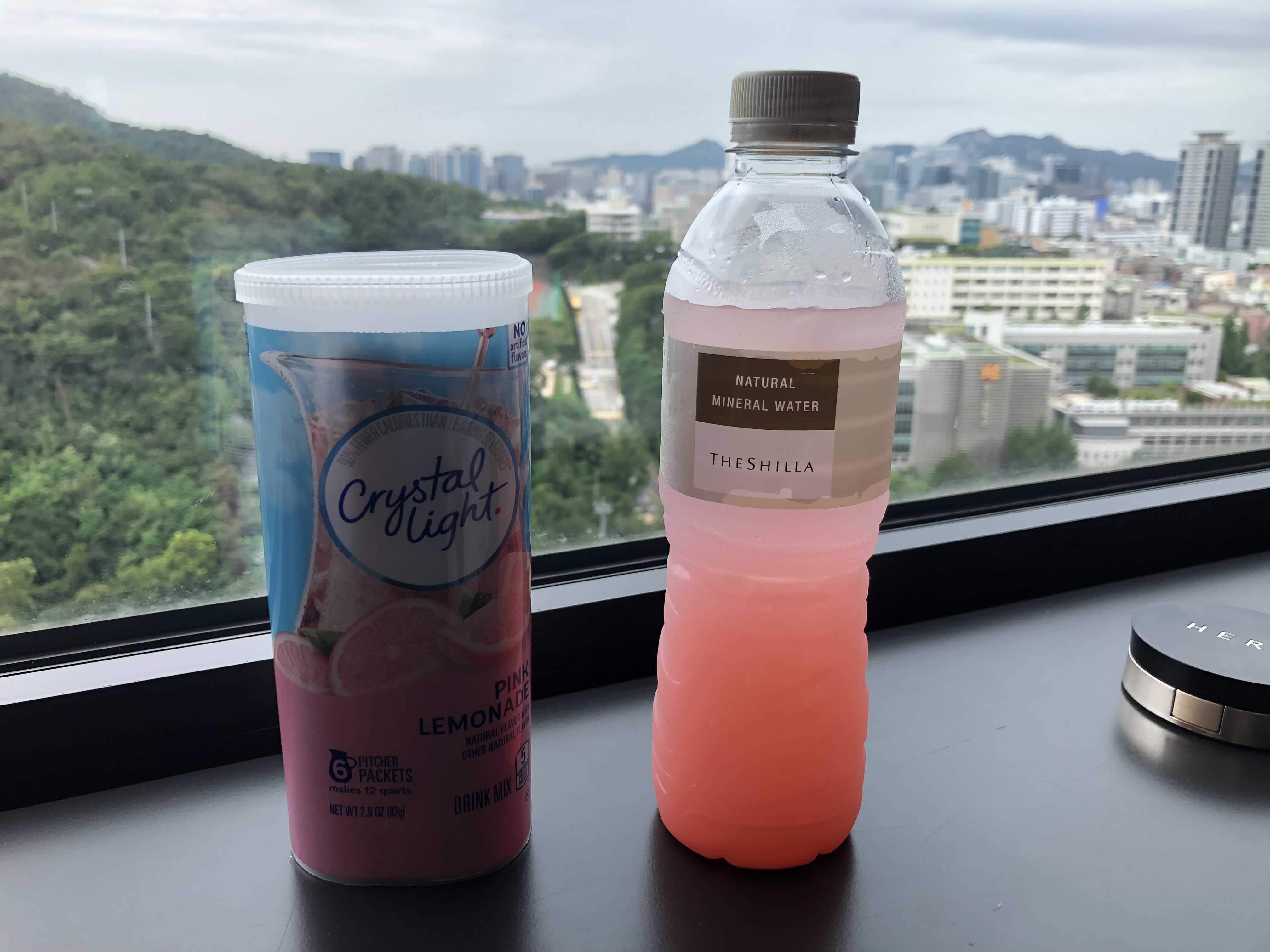  크리스탈 라이트 핑크 레몬에이드 이게 무슨 맛이지?