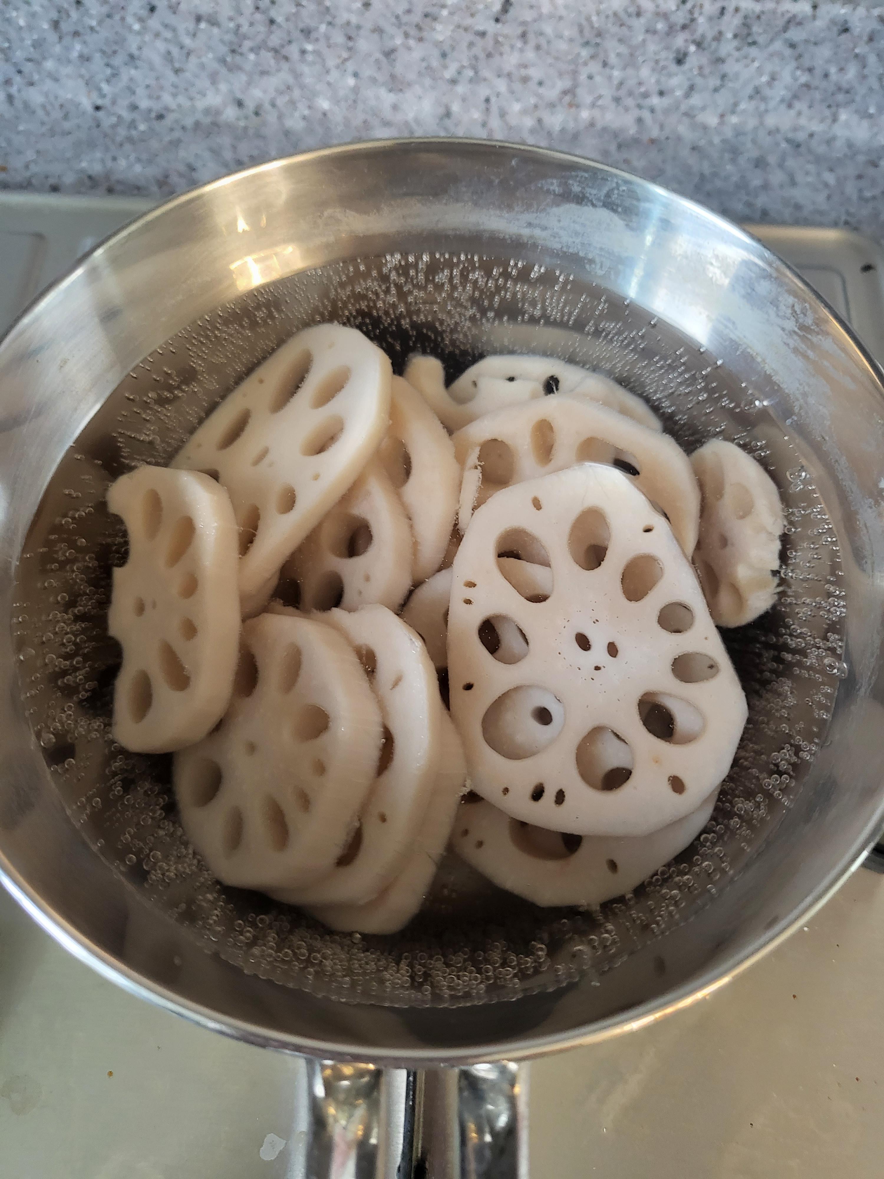 연근_큐브_연근이유식_닭고기_연근_연두부죽