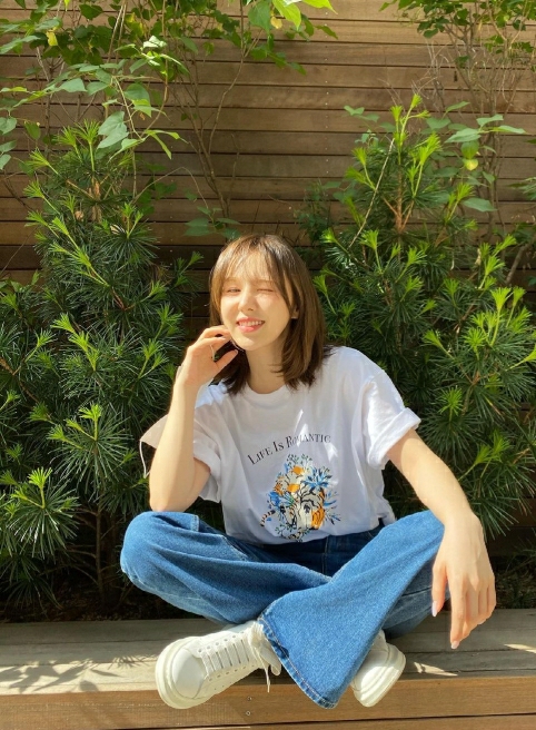 웬디가 웃고 있는 사진
