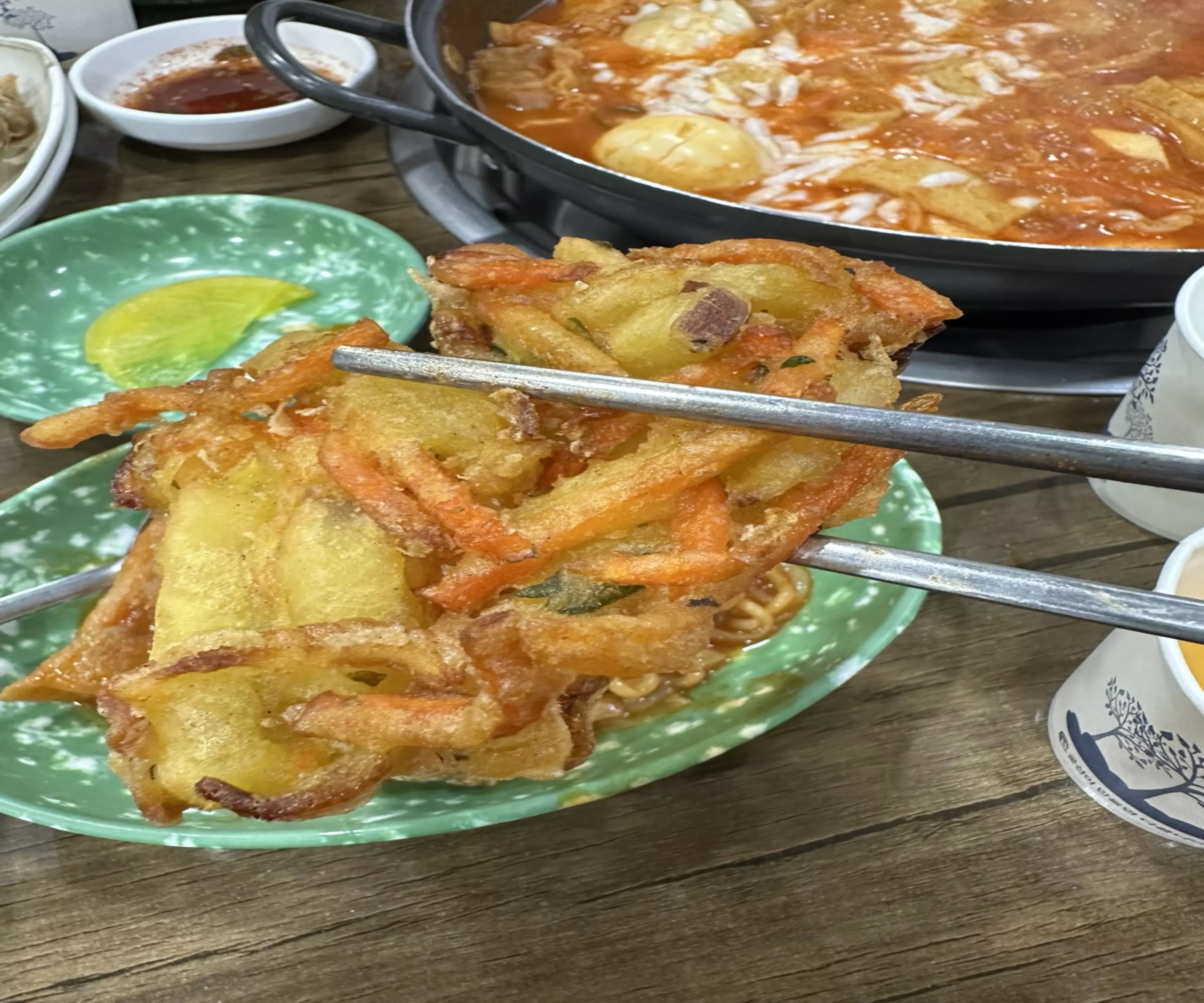 대구-동성로-떡볶이-납작-만두