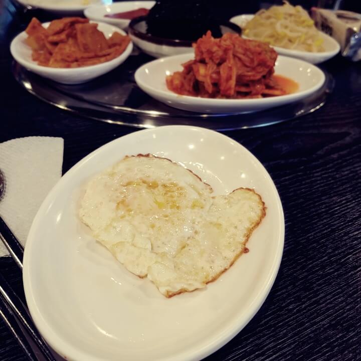 태백산맥-한우국밥-계란후라이