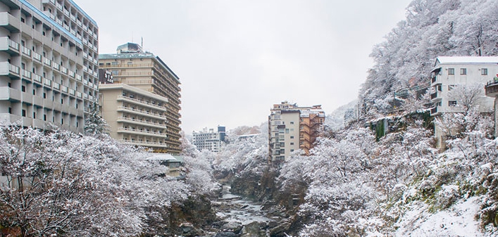 일본겨울여행추천 기누가와온천마을