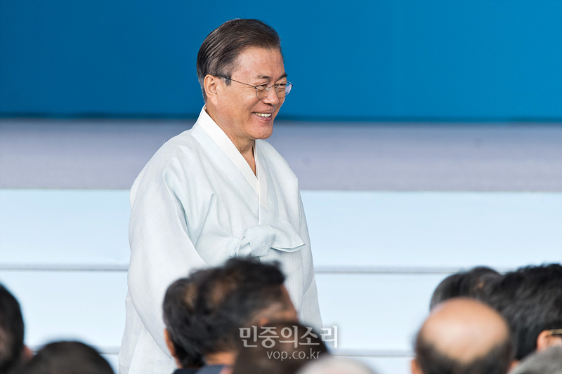  광복절 흰 한복