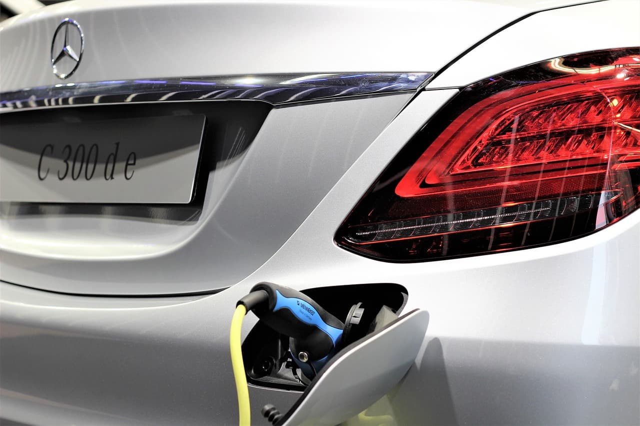 마일드 하이브리드(Mild Hybrid) 시스템 – 연비와 출력을 동시에 잡는 기술