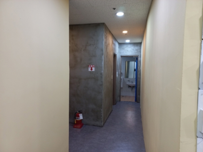 서울서부지방법원2022타경278 지하2층 내부 전경7(화장실 및 통로)