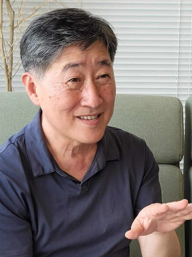  전배문 오브젠 대표 및 CTO, 디지털마케팅 글로벌 업체와 경쟁하겠다 데이터 기반의 고객 중심 비즈니스를 실현하는 소프트웨어 전문 기업 오브젠 방대한 기능 중 일부만 쓰고 있었다