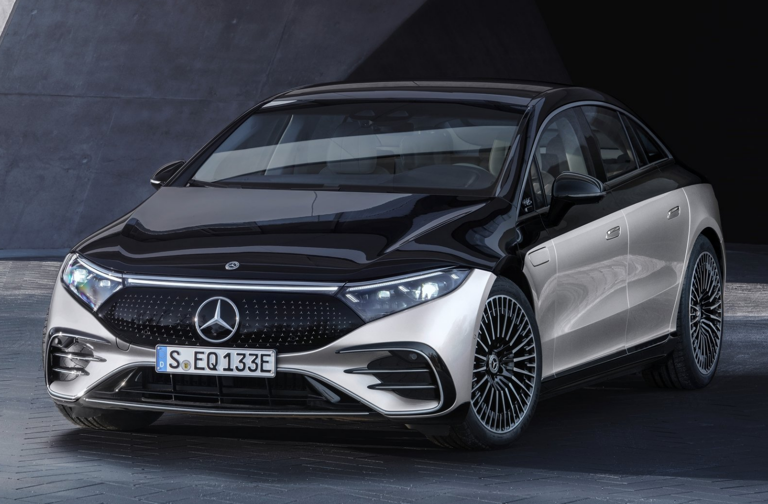  벤츠 EQS (Mercedes Benz EQS) - 혁신적인 하이퍼스크린 MBUX