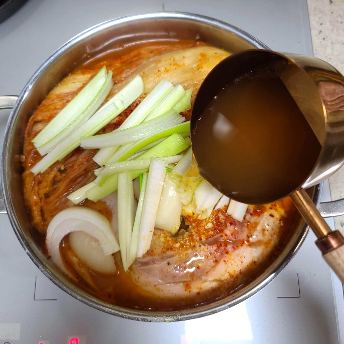 돼지고기 김치찜-무즙