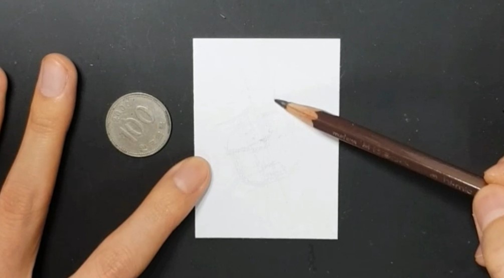 먼저 종이에 그림을 배치할 위치와 사이즈를 정한 후 연필로 스케치부터 합니다.