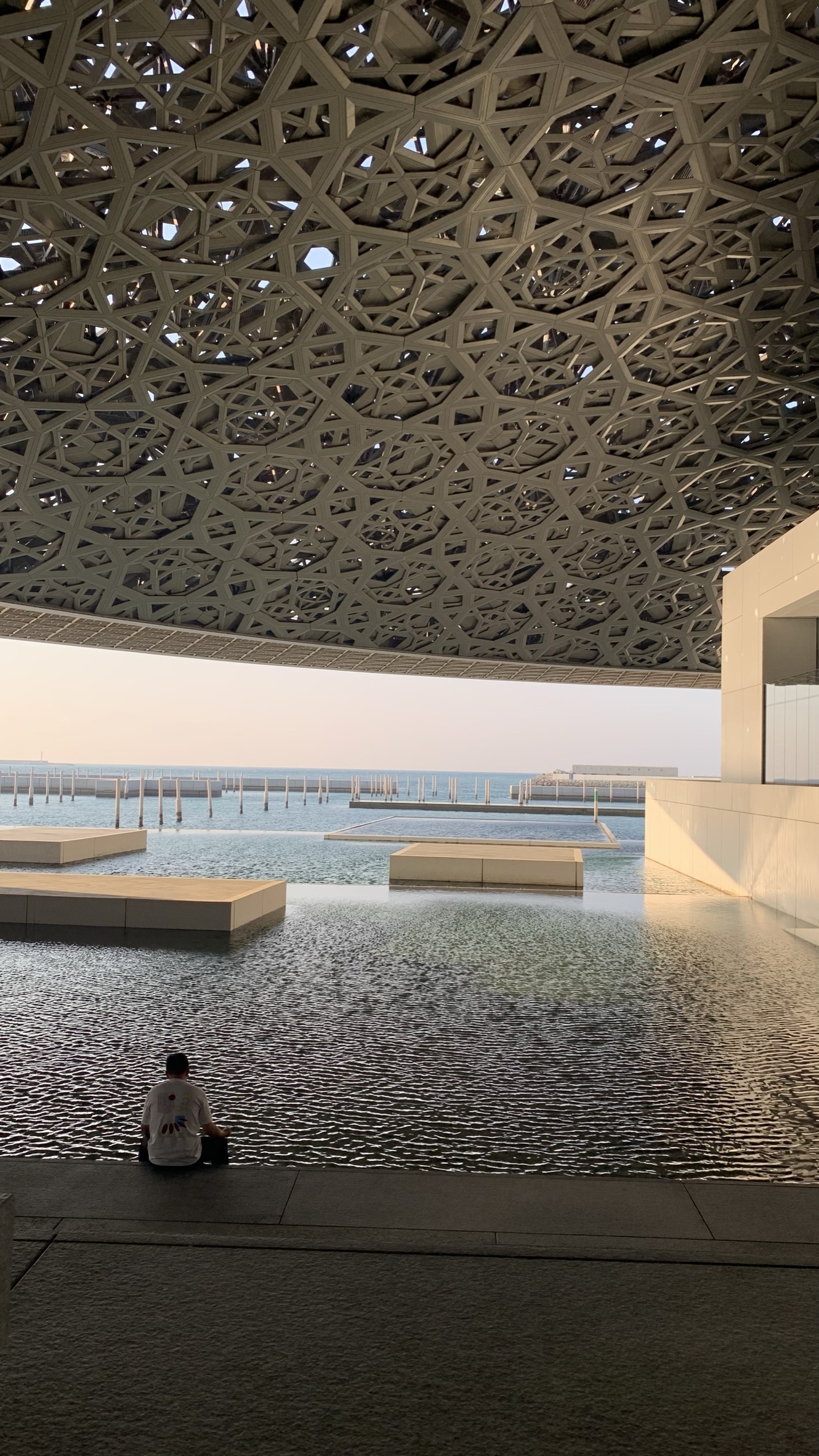 UAE 신혼여행 3일차, 아부다비 투어 (루브르 아부다비, 에미레이트 팰리스, 그랜드모스크, UAE에서 맥주사기)