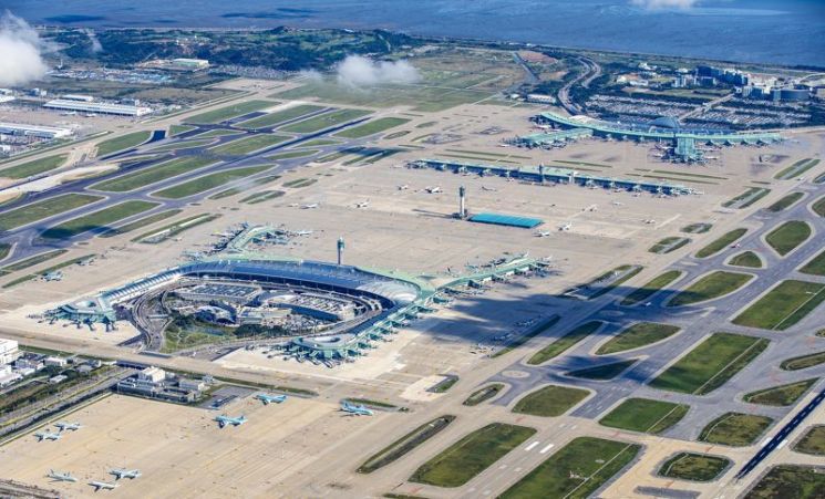 인천국제공항이 개항 이후 처음으로 '국제여객 세계 톱3'를 달성했다.