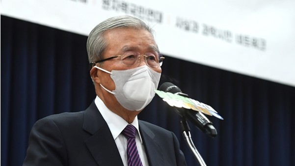 김종인 사퇴 이유
